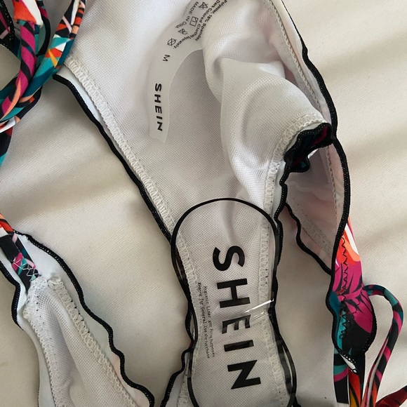 5/$25 💸 Bikini Bottom - Picture 3 of 3